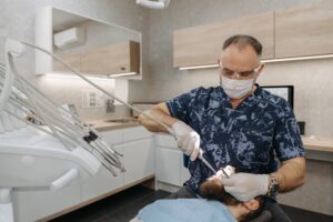 Warum regelmäßige Zahnarztbesuche für deine Zahngesundheit entscheidend sind