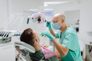Wie Aligner-Behandlungen den Alltag beeinflussen und welche Faktoren für eine verlässliche Therapieplanung wirklich relevant sind